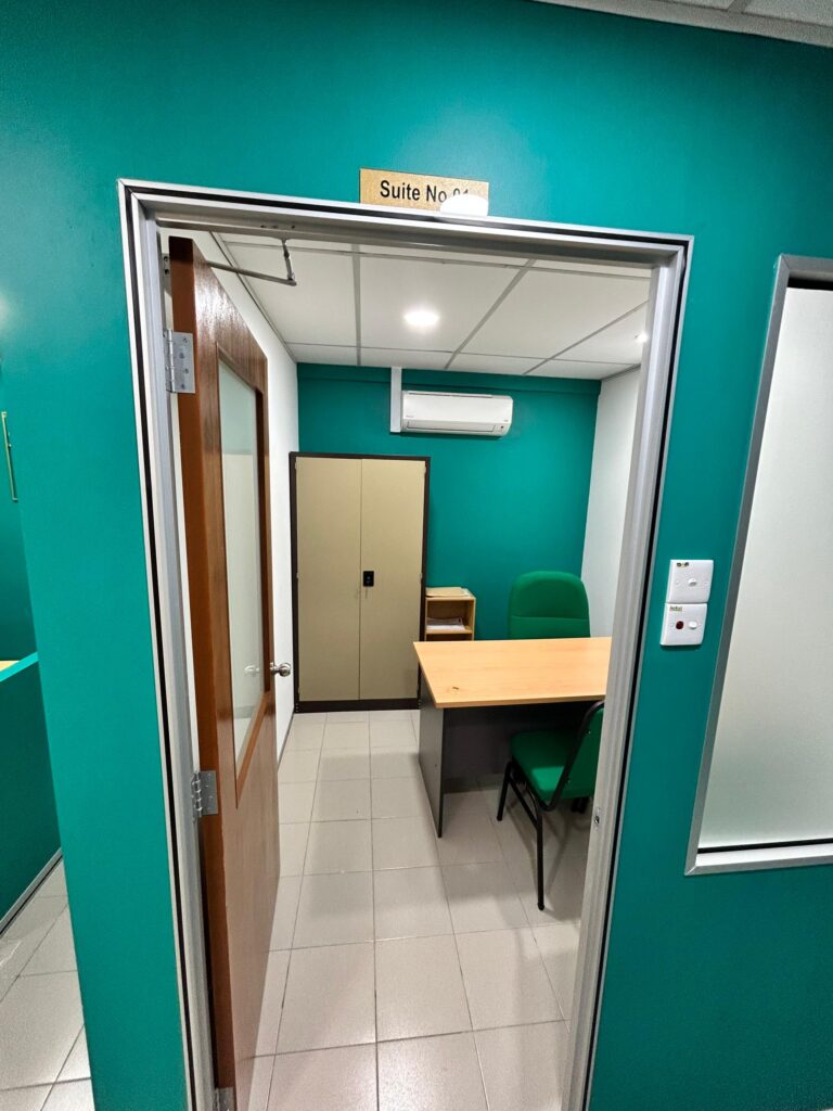 small room (1)